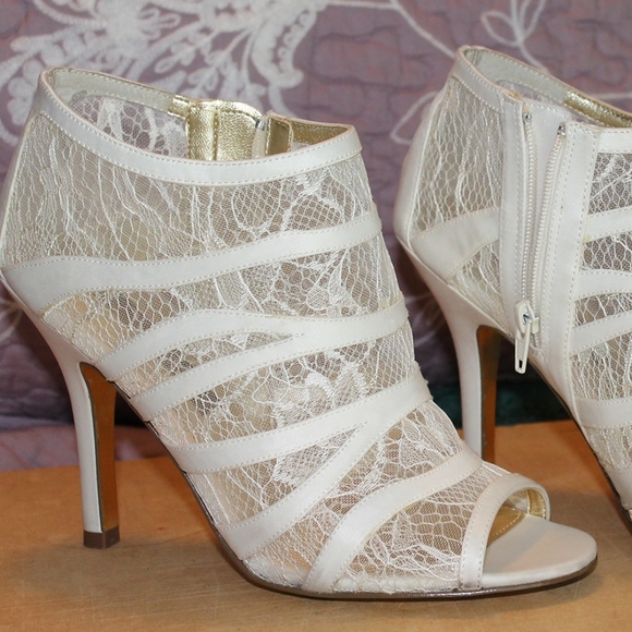 Nina Shoes - Nina White Laced Heels